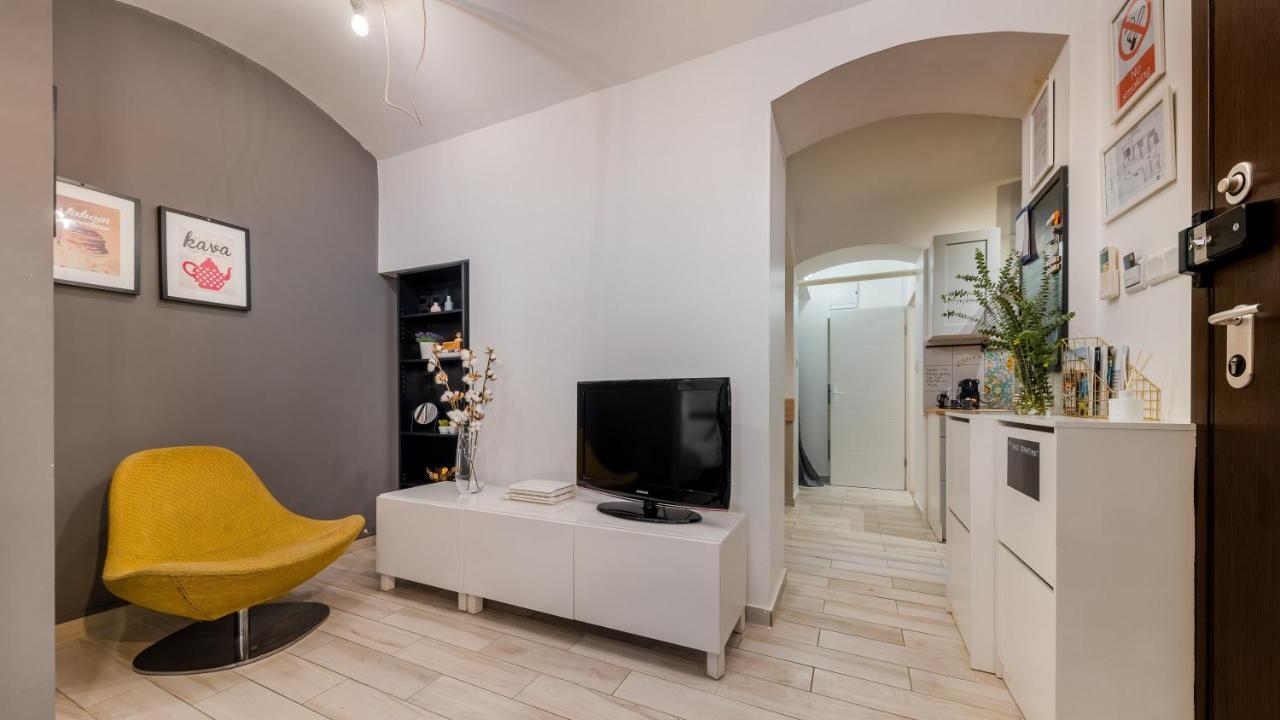 Apartments Santini Zagreb Buitenkant foto