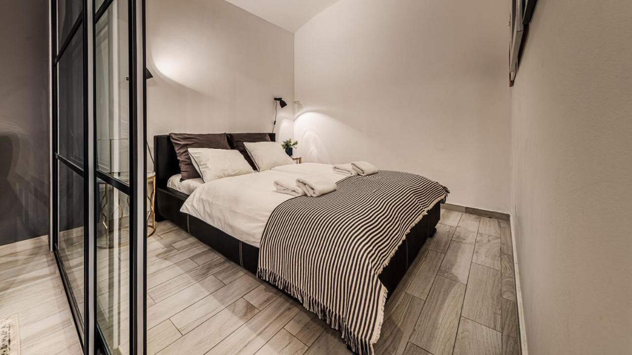 Apartments Santini Zagreb Buitenkant foto